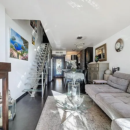 Superbe Duplexe Front De Mer, Acces Direct Aux Plages Appartement *