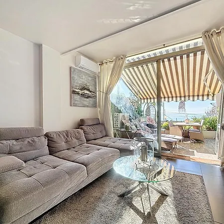 Superbe Duplexe Front De Mer, Acces Direct Aux Plages Appartement *