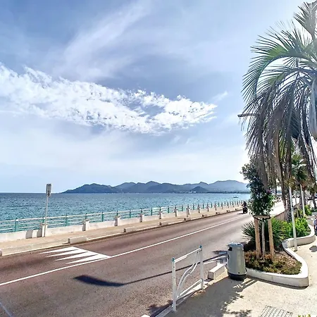 Superbe Duplexe Front De Mer, Acces Direct Aux Plages Cannes